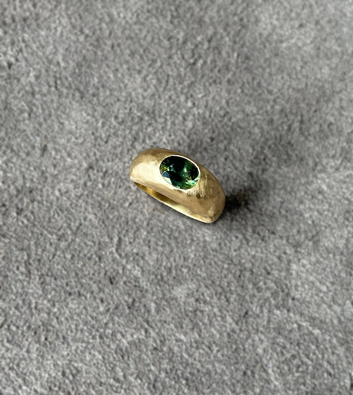 Teal Sapphire Hammered Gold Ring