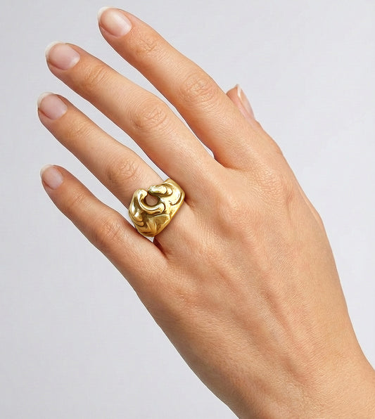 Wave Ring – Solid Gold