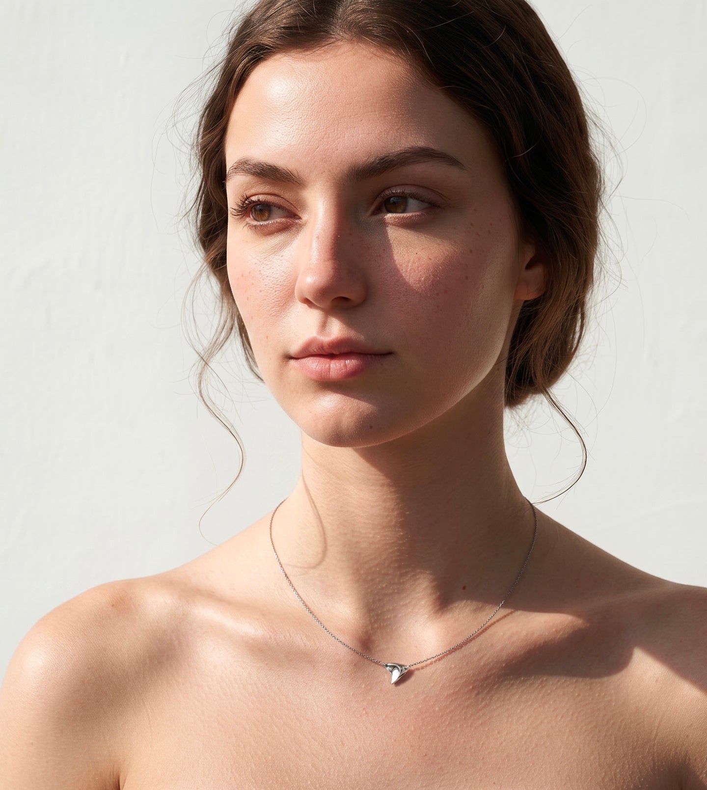 Shiny Single Thorn Necklace on Model's Neck